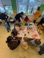 Vystoupení a výroba dárku pro maminky - třída Motýlků - Želeč
